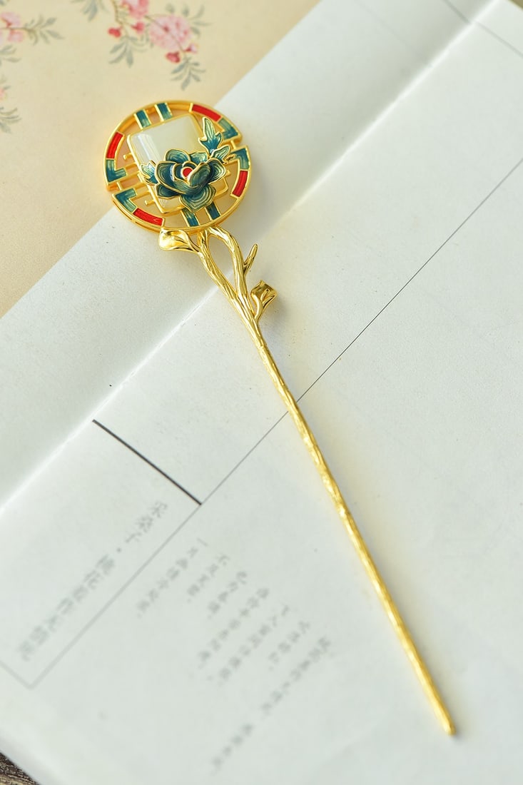 An Exquisite Sterling Silver-Gold Plated Inlaid White Jade Hairpin: An Exquisite Sterling Silver-Gold Plated Inlaid White Jade Hairpin,Size:15mmx20mm 纯银镀金镶白玉发簪