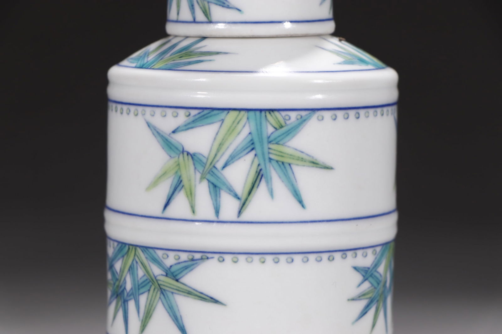 An Exquisite Doucai Bamboo Pattern Tea Caddy - 4