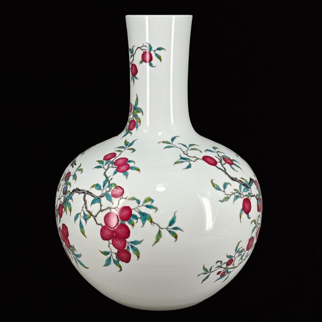 An Exquisite Enamel Litchi Pattern Vase - 3