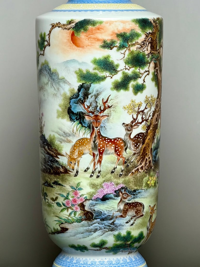 An Exquisite Enamel Pine and Deer Pattern Vase - 4