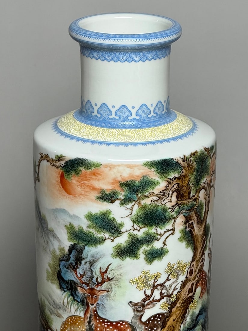 An Exquisite Enamel Pine and Deer Pattern Vase - 7