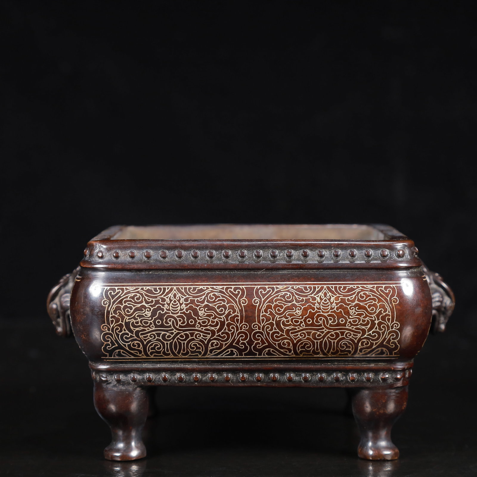 A Rare Bronze Chi-Dragon Pattern Dragon-Ears Censer (1 of 8)