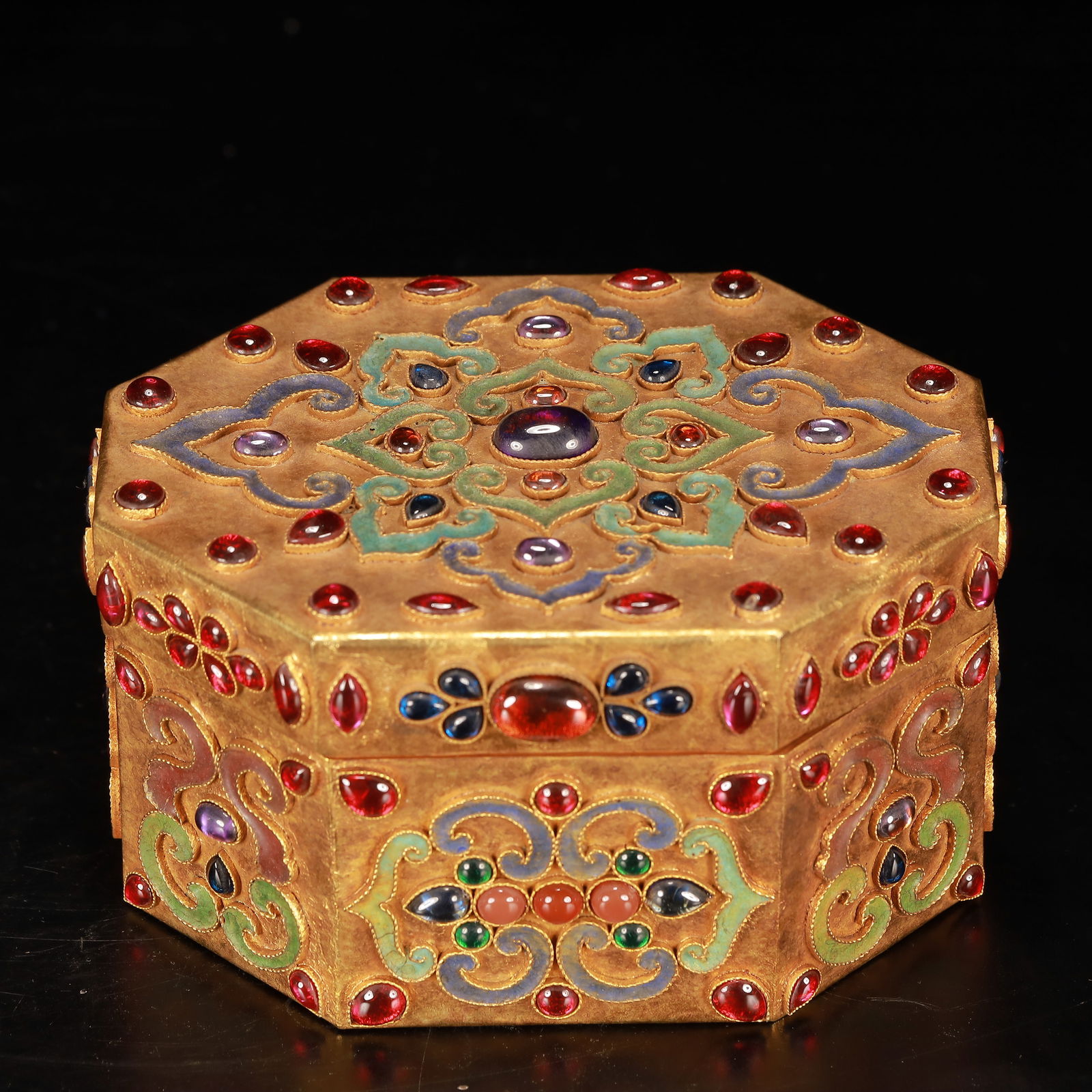 An Exquisite Gilt Bronze Flower Pattern Box with Cover,Inlaid Gems (1 of 8)