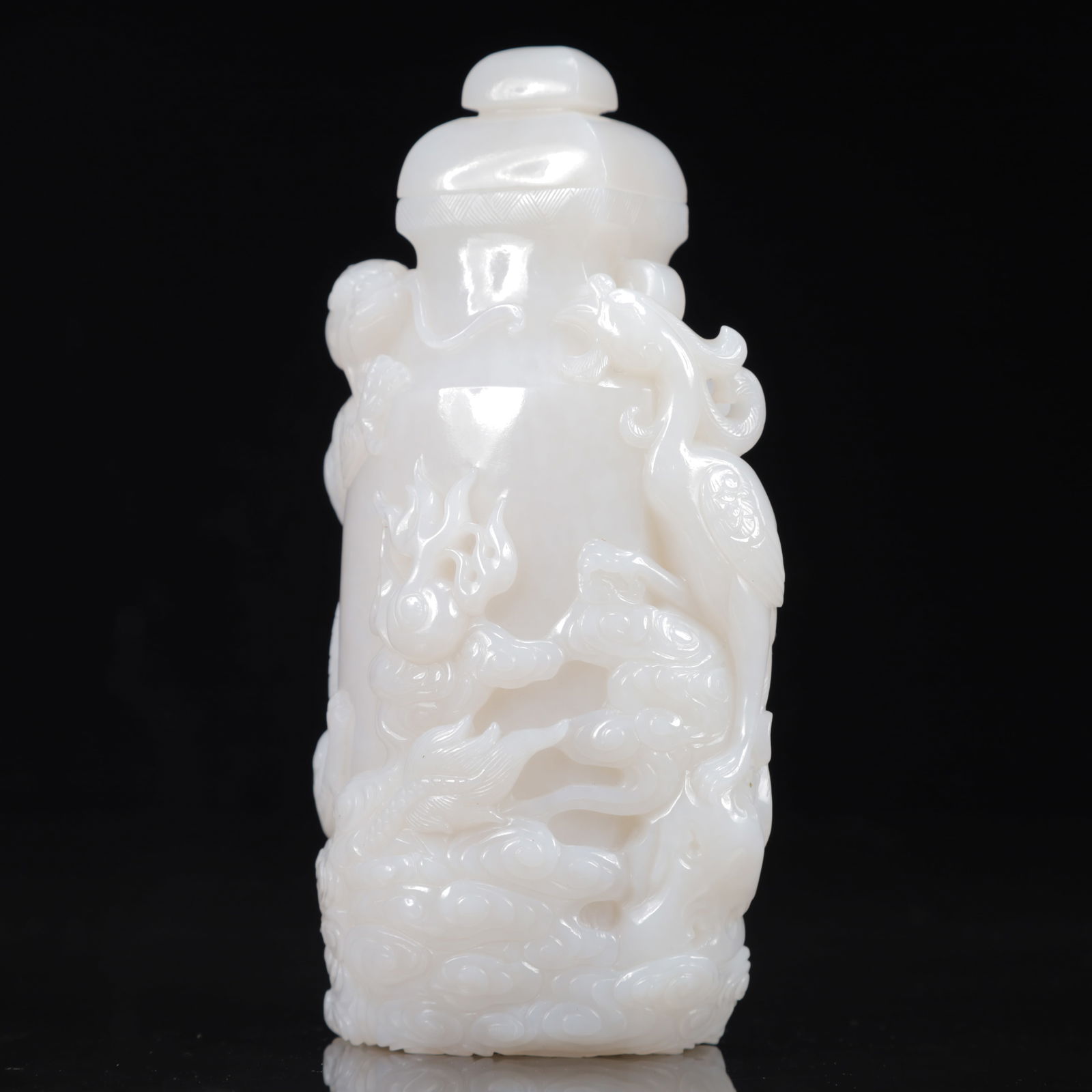 An Exquisite White Jade Dragon Pattern Vase - 4