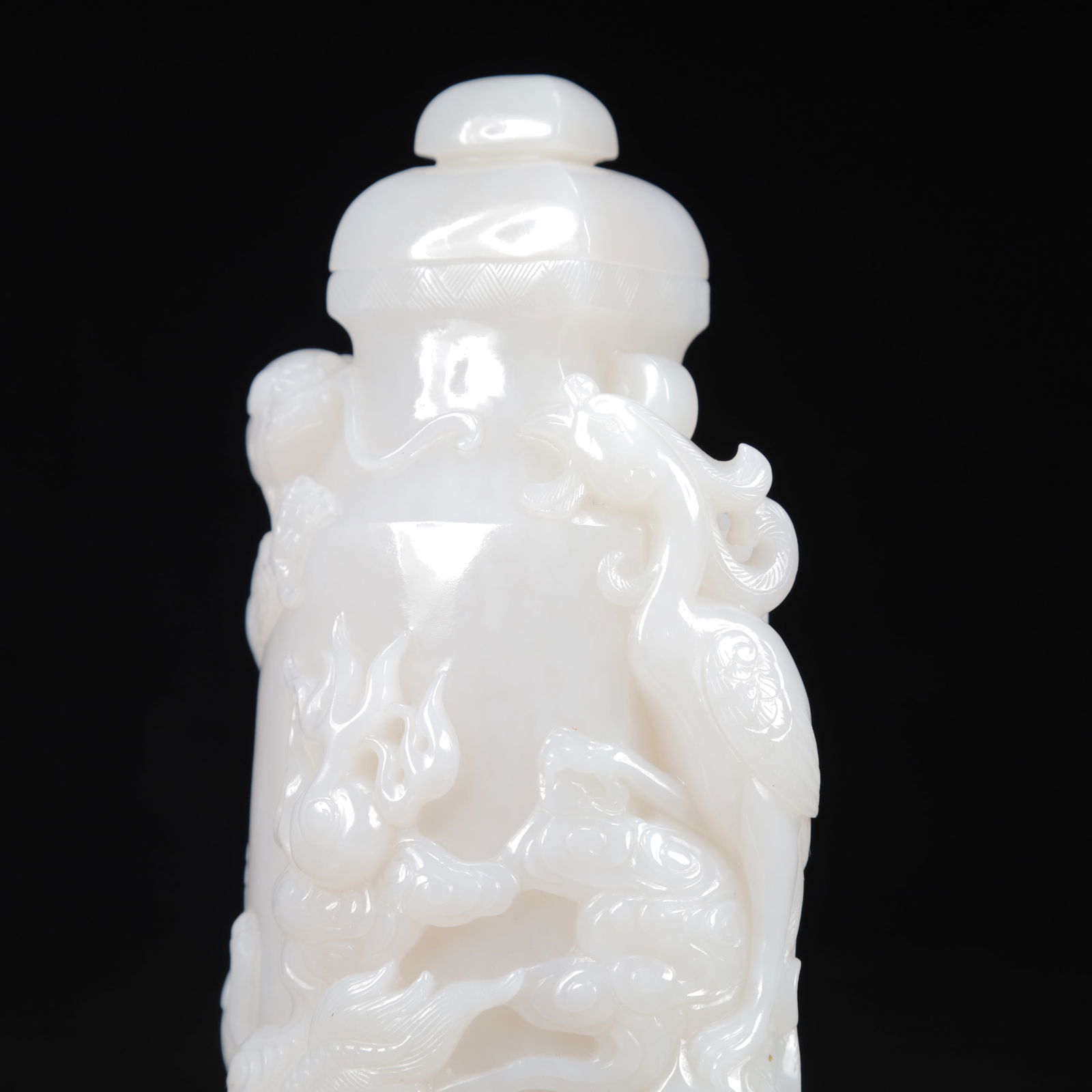 An Exquisite White Jade Dragon Pattern Vase - 5