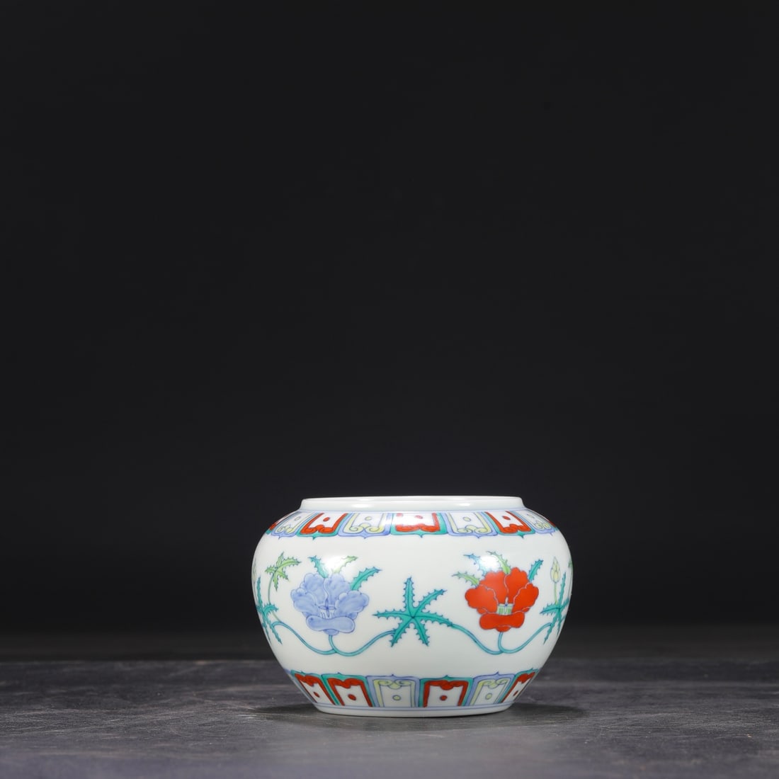 An Exquisite Doucai Lotus Pattern Jar - 4