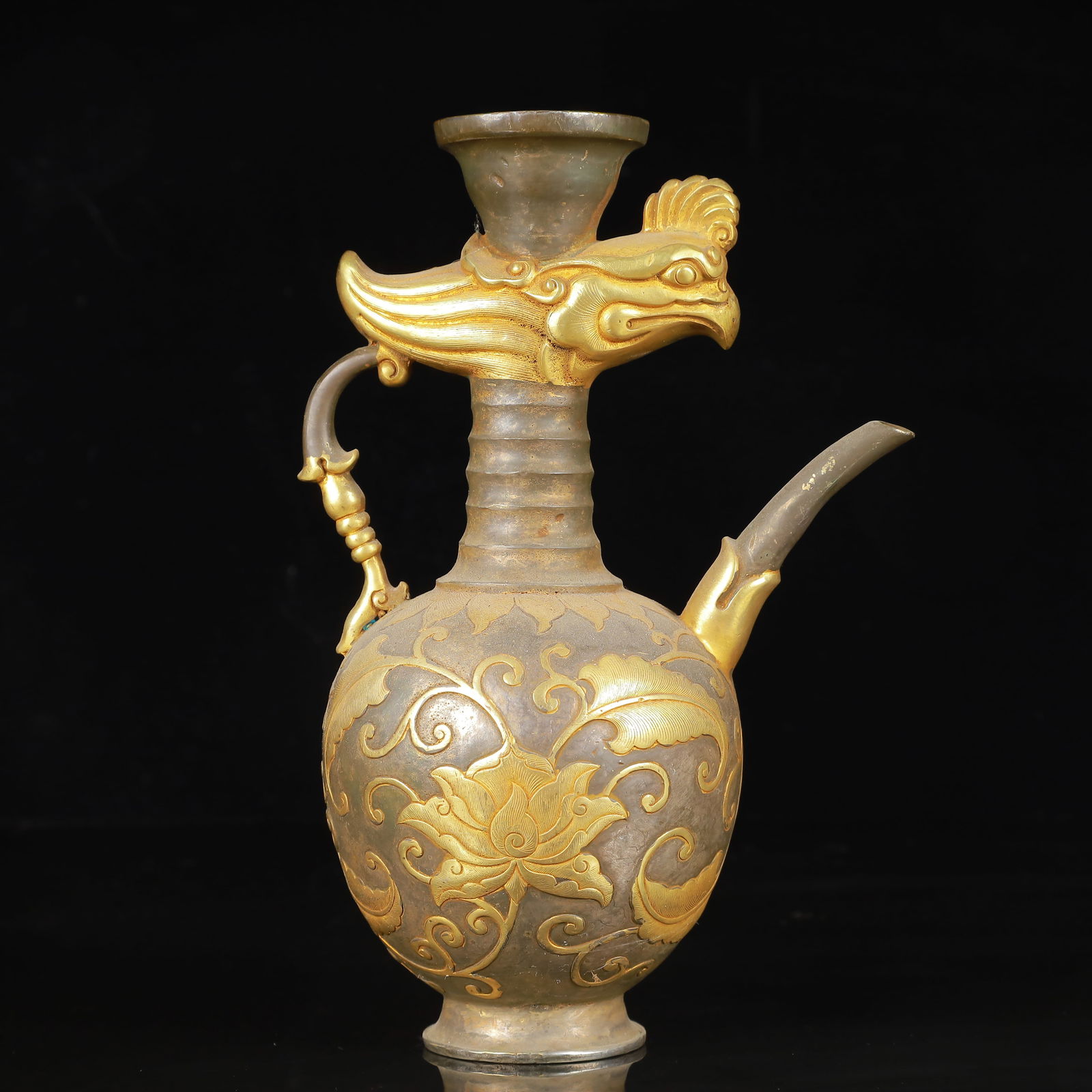 An Exquisite Gilt Silver Flower Pattern Ewer - 11