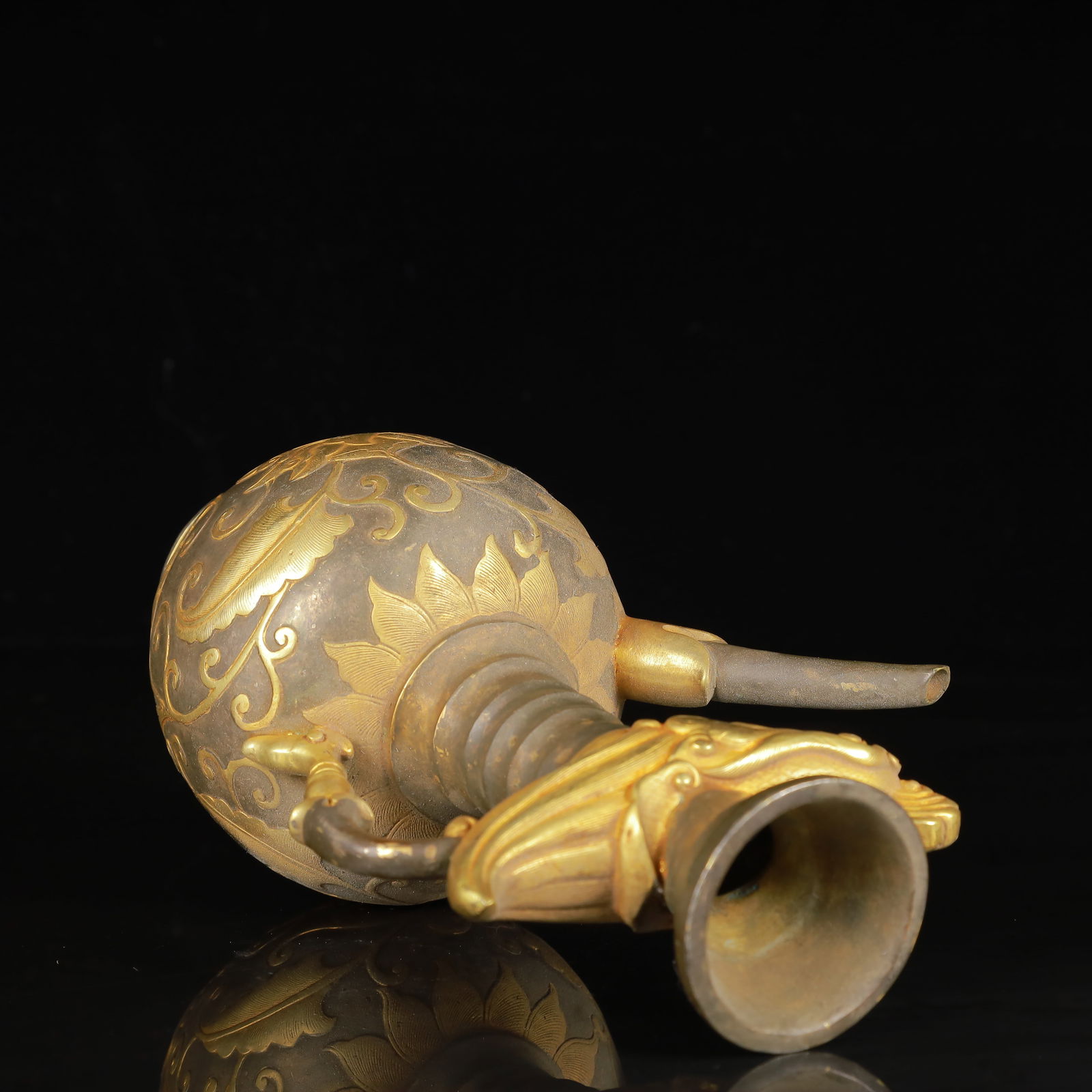 An Exquisite Gilt Silver Flower Pattern Ewer - 14