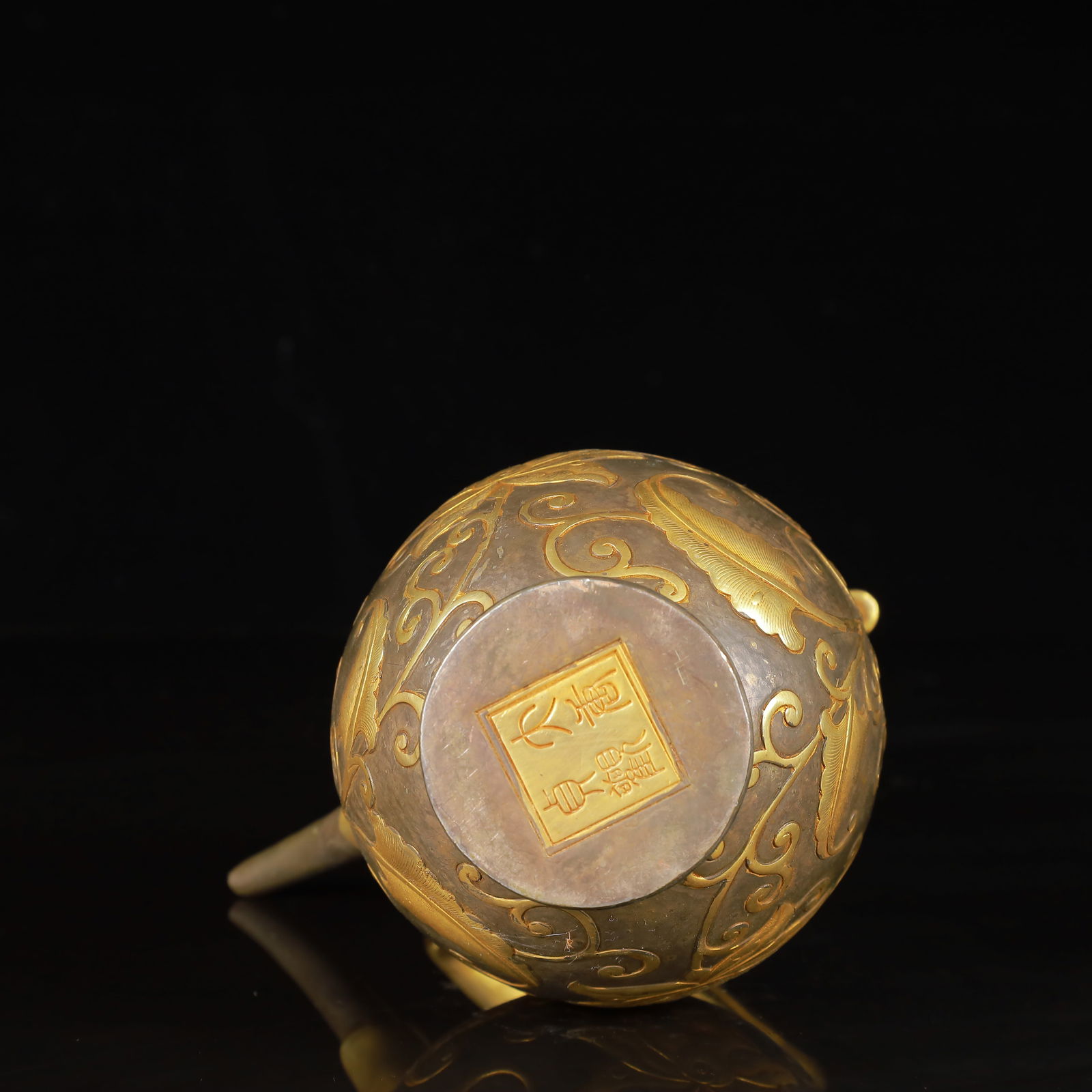 An Exquisite Gilt Silver Flower Pattern Ewer - 15