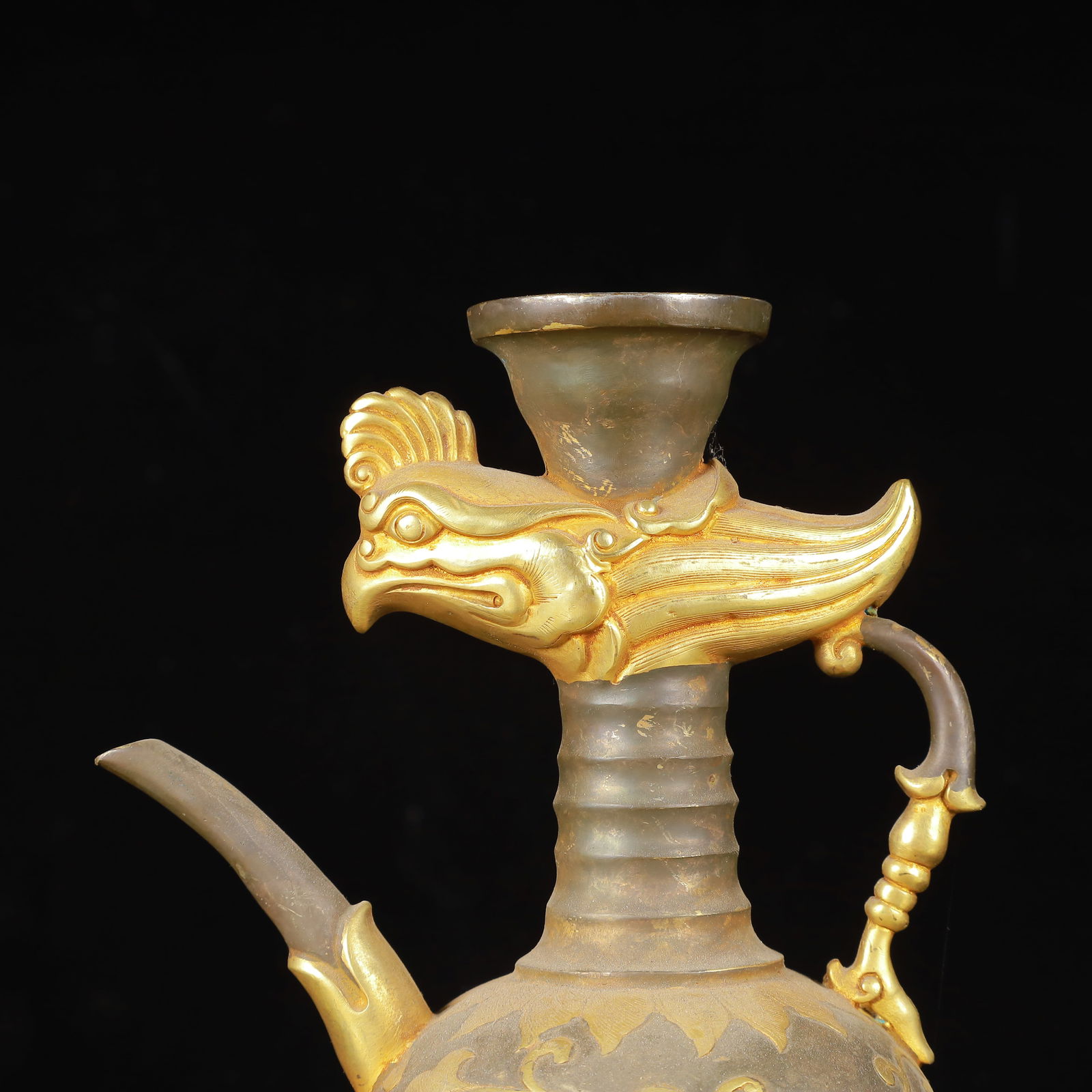 An Exquisite Gilt Silver Flower Pattern Ewer - 2