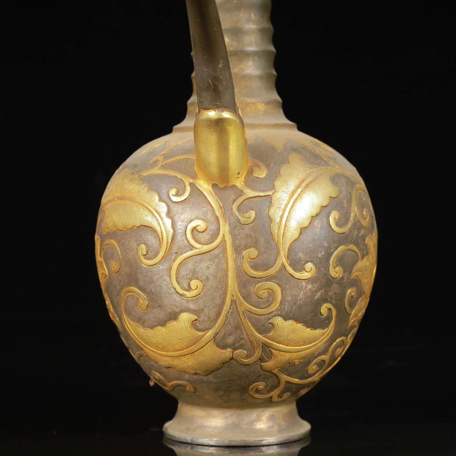 An Exquisite Gilt Silver Flower Pattern Ewer - 7