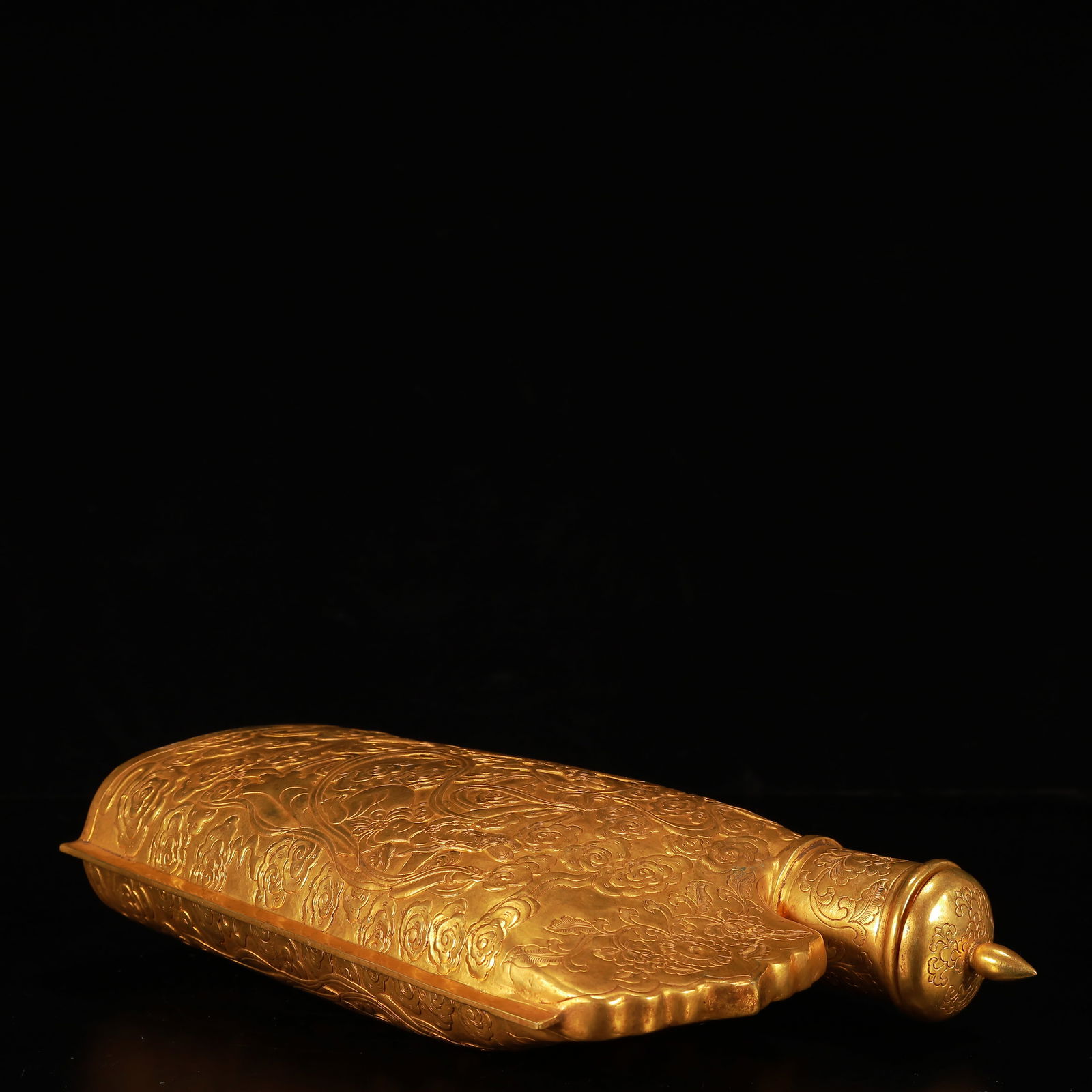 A Rare Gilt Bronze Figure Pattern Bottle - 10