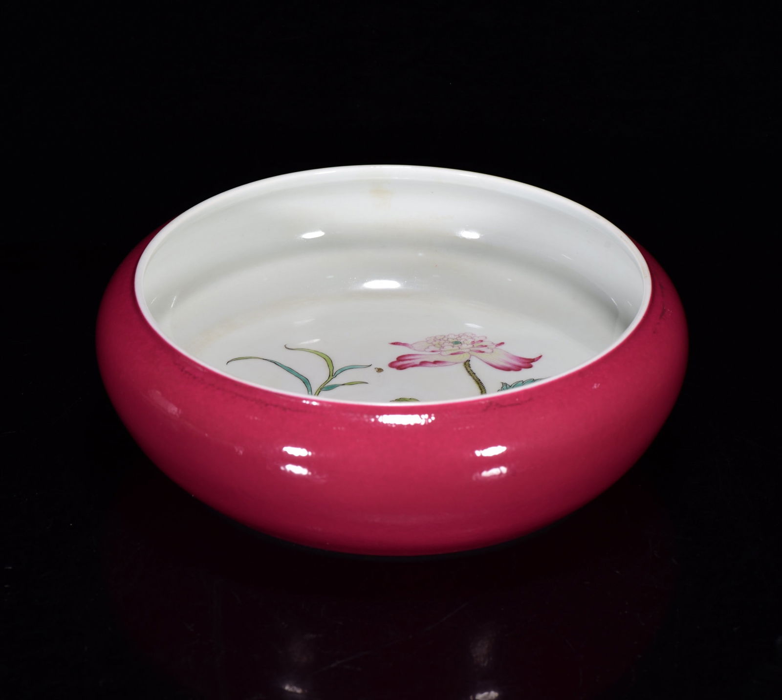 An Exquisite Ruby Red-Glazed Famille-Rose Flower Pattern Brush Washer (1 of 9)