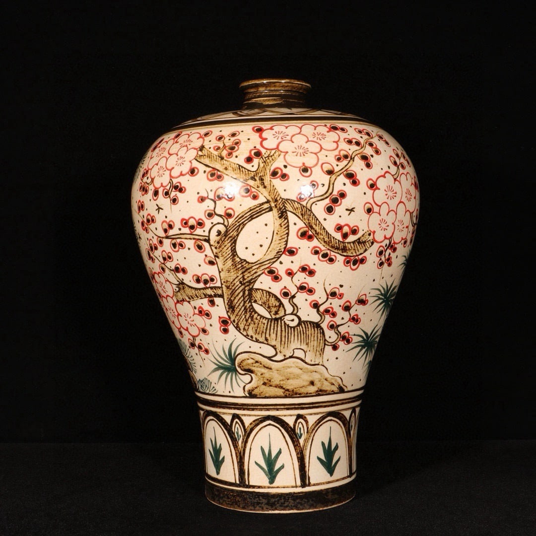 An Exquisite Cizhou yao Pine: An Exquisite Cizhou yao Pine,Bamboo and Plum Blossom Pattern Vase,Song Dynasty,China,Size:12.6inx7.9in 磁州窑松竹梅纹瓶,中国宋代