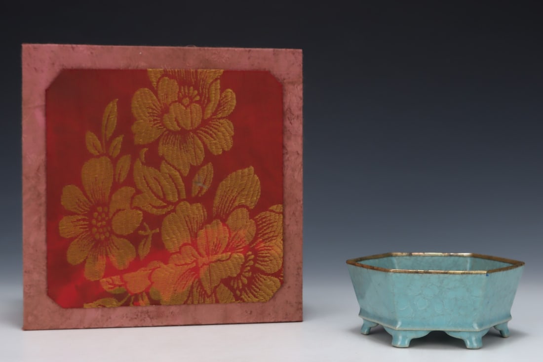 An Exquisite Ru yao Brush Washer,with an Imperial Poem by Emperor Qianlong: An Exquisite Ru yao Brush Washer,with an Imperial Poem by Emperor Qianlong,Song Dynasty,China,Size:2.3inx5.3in 