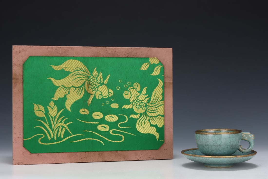 An Exquisite Ru yao Cup,with Plate: An Exquisite Ru yao Cup,with Plate,Song Dynasty,China,Size:2.6inx5.3in 汝窑杯,带盘子,中国宋代