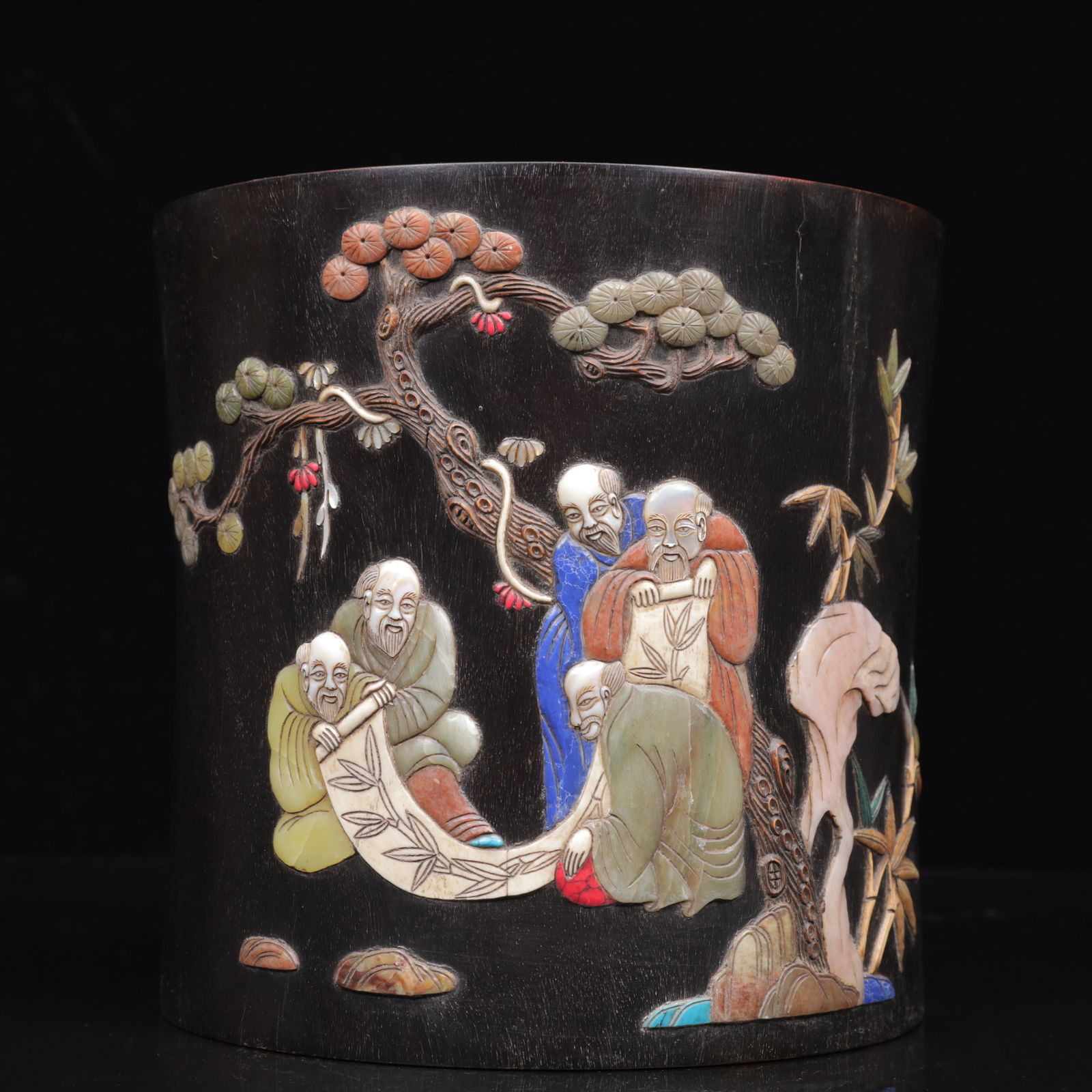 An Exquisite Zitanwood Figure Pattern Brush Pot,Inlaid Gems: An Exquisite Zitanwood Figure Pattern Brush Pot,Inlaid Gems,Qing Dynasty, China,Qianlong Four-character Mark,Size:8.7inx8.5in,Weight:2750g 