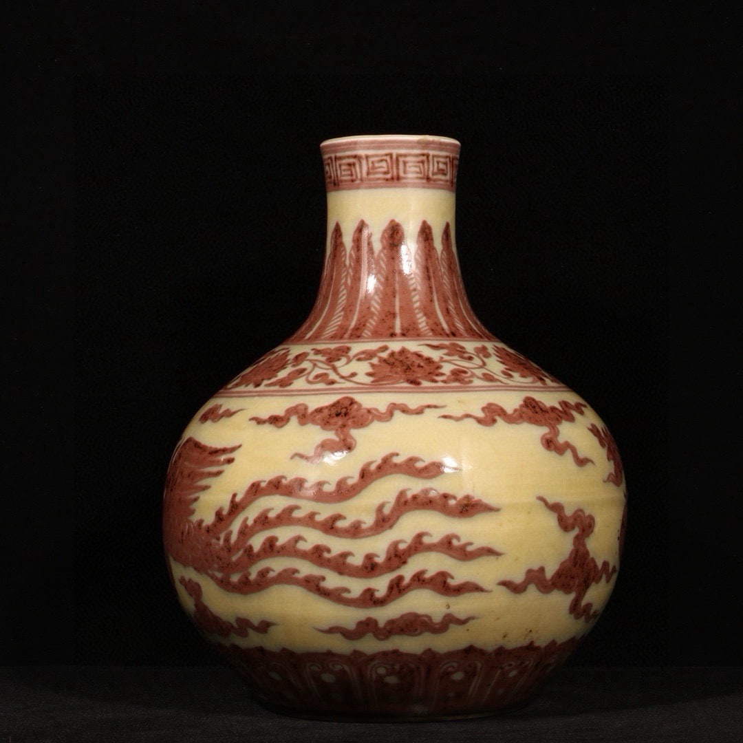 An Exquisite Underglaze-Red Auspicious Cloud and Phoenix Pattern Vase - 4