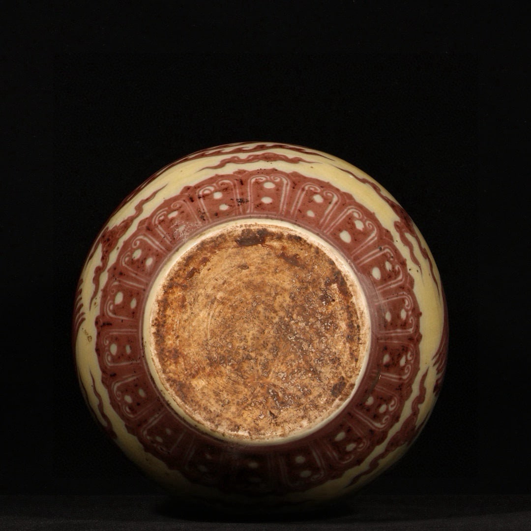 An Exquisite Underglaze-Red Auspicious Cloud and Phoenix Pattern Vase - 9