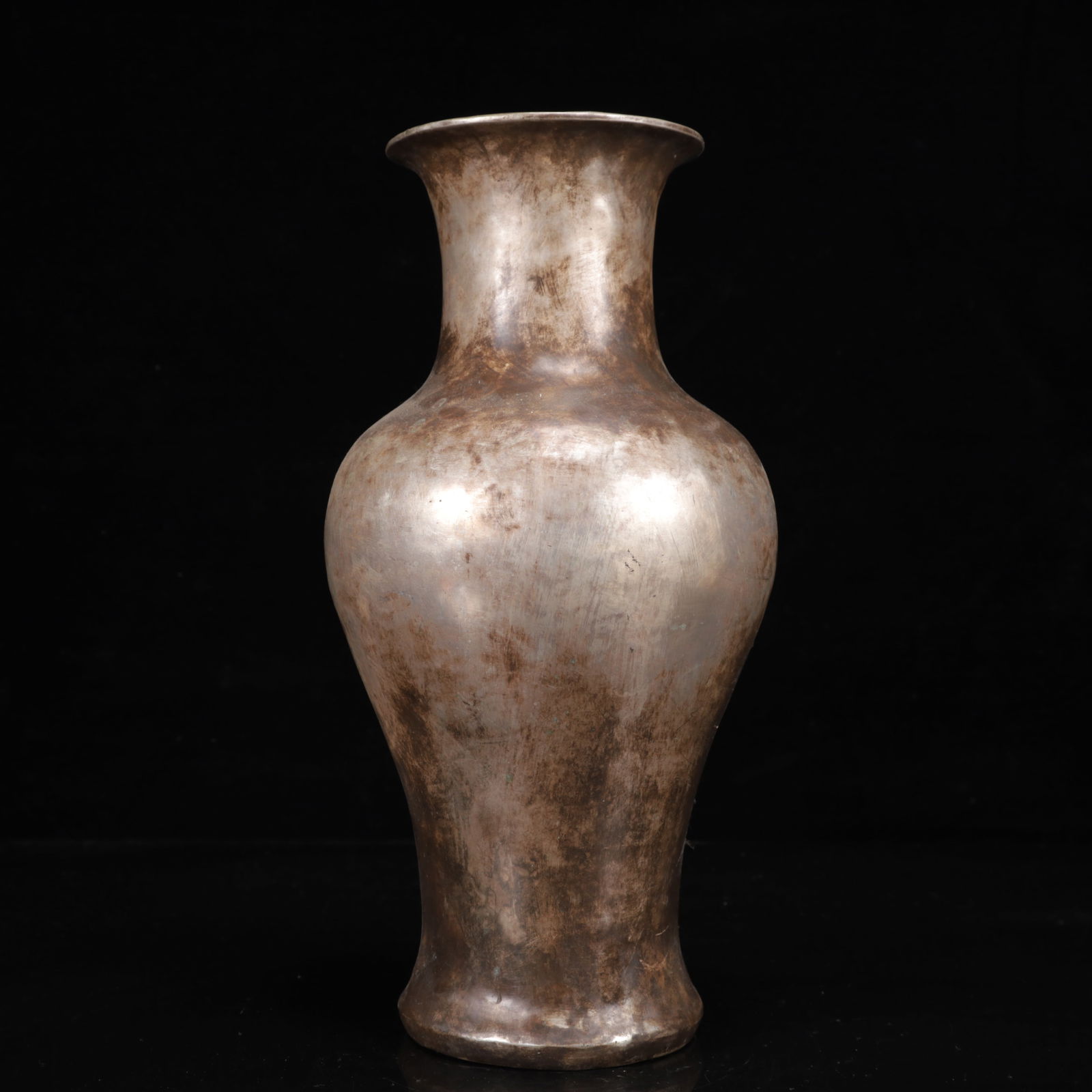 An Exquisite Silver Vase - 4