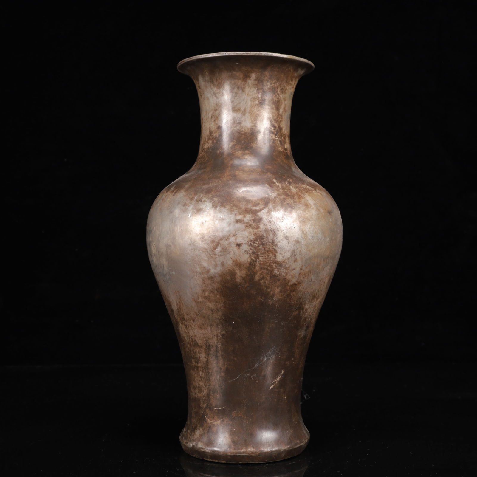 An Exquisite Silver Vase - 5