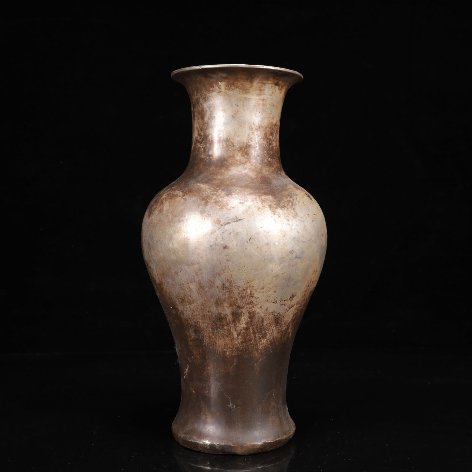 An Exquisite Silver Vase - 6