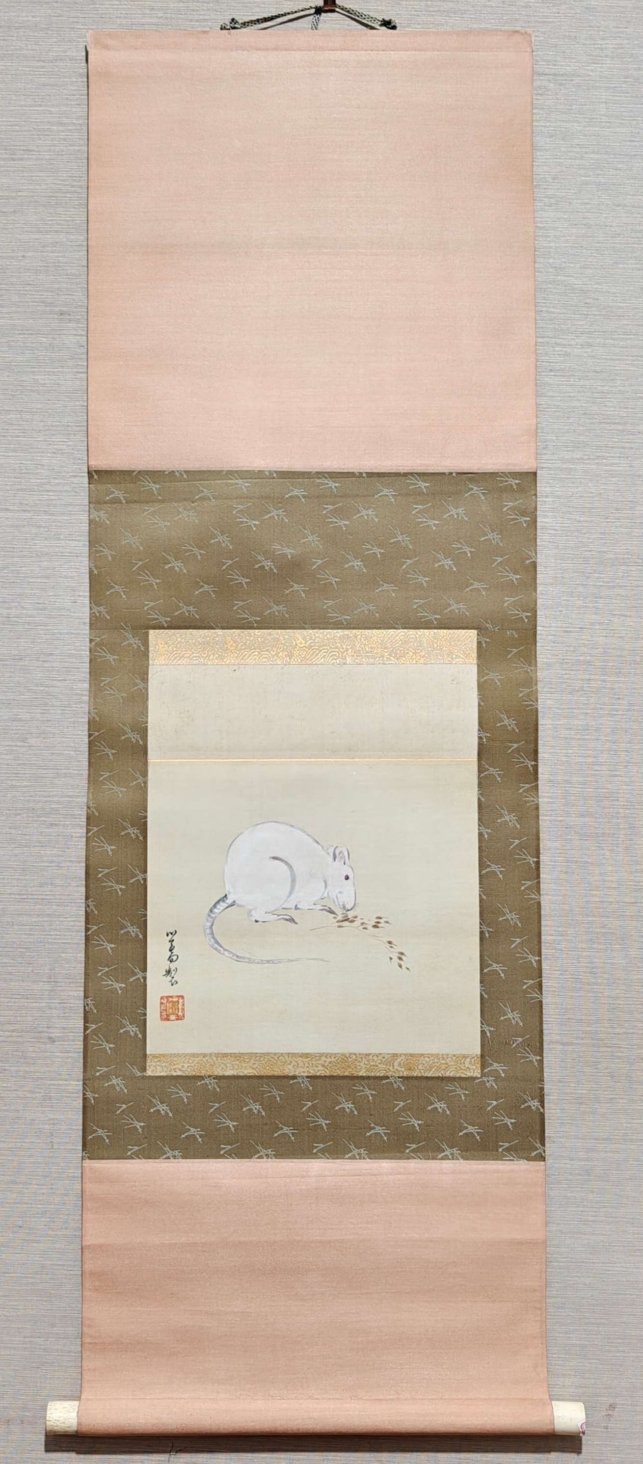 A Chinese Vertical Scroll Ink Painting of Mouse on Silk: A Chinese Vertical Scroll Ink Painting of Mouse on Silk,Pu Ru,Size:11.4inx10.2in 一幅中国水墨绢本鼠画立轴,溥儒