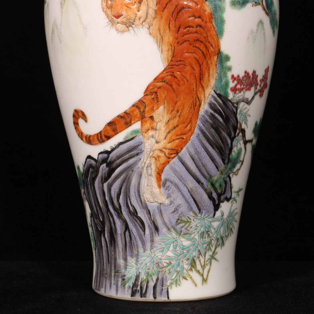 An Exquisite Enamel Pine and Tiger Pattern Vase - 4