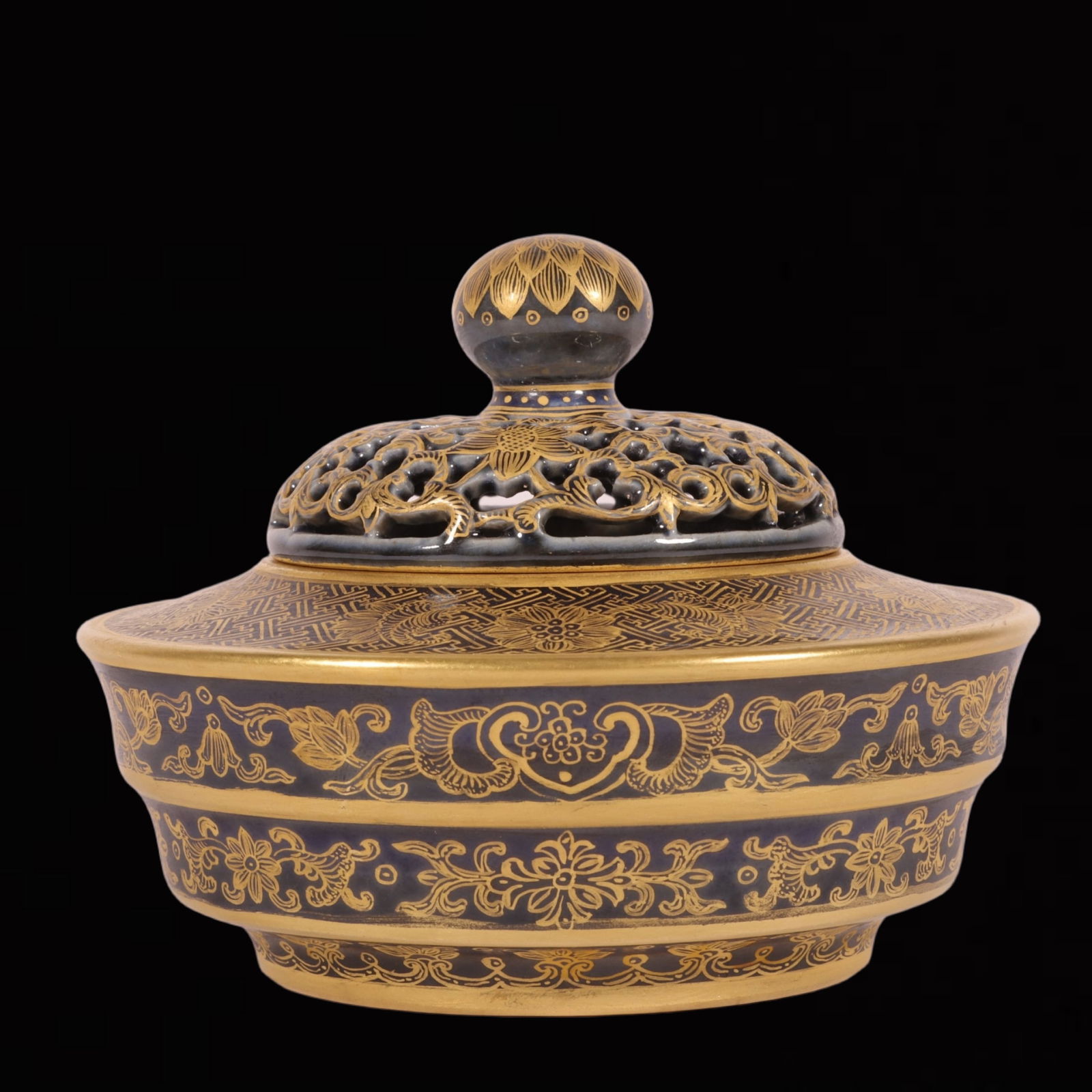 An Exquisite Ji Blue Glazed Painted Gold Lotus Pattern Censer: An Exquisite Ji Blue Glazed Painted Gold Lotus Pattern Censer,Qing Dynasty, China,Qianlong Four-character Mark,Size:2.8inx3.5in 