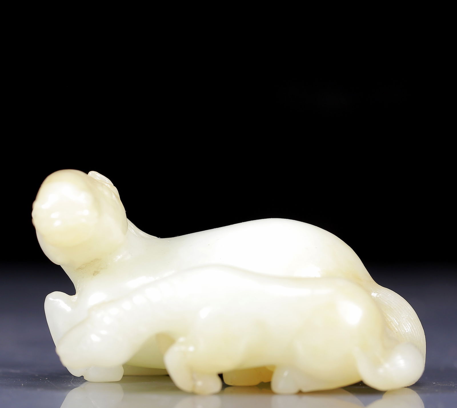An Exquisite White Jade Horse Ornament (1 of 8)