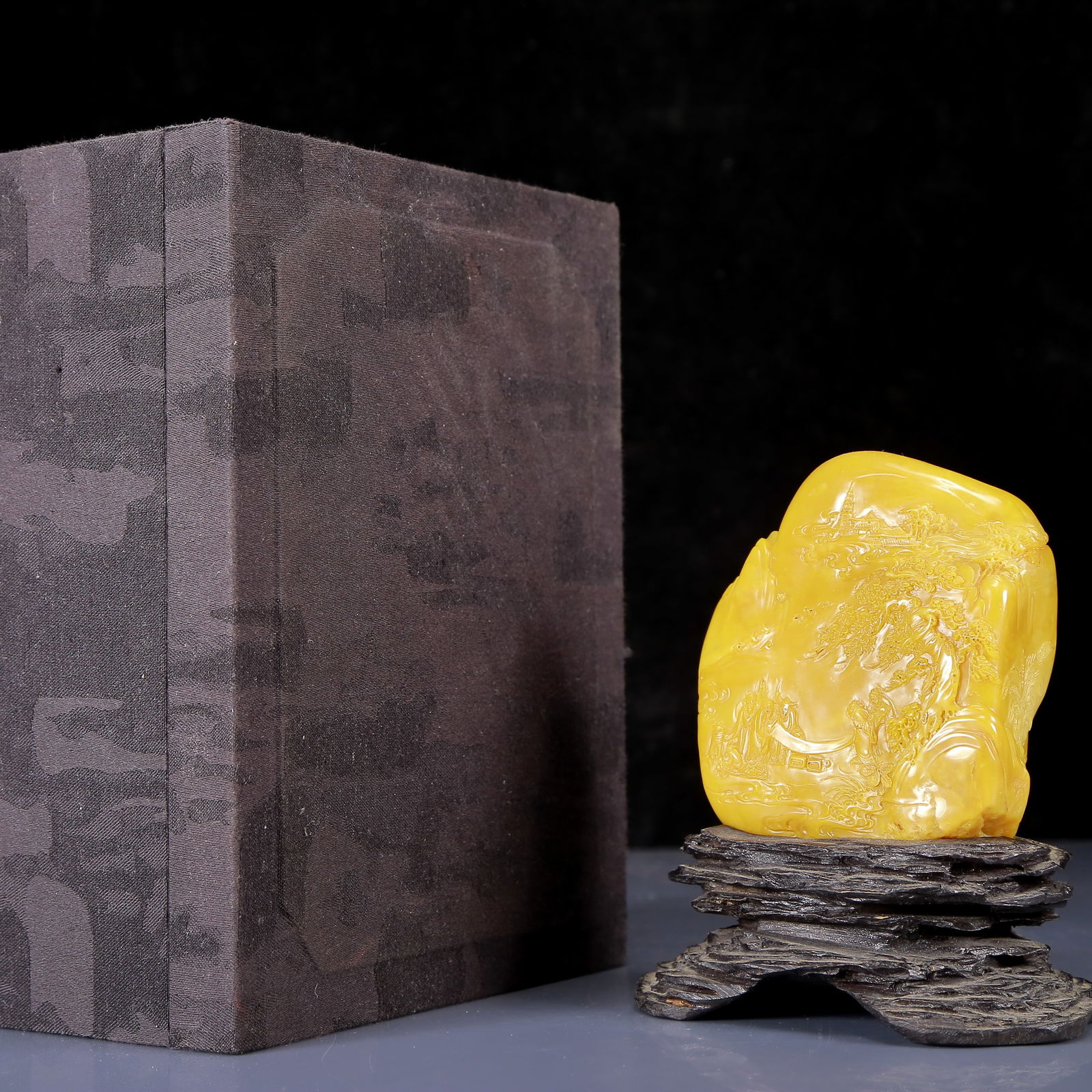 An Exquisite Tianhuang Stone Character and Story Pattern Seal: An Exquisite Tianhuang Stone Character and Story Pattern Seal,Qing Dynasty, China,Size:3.1inx2inx4.3in,Weight:650g 