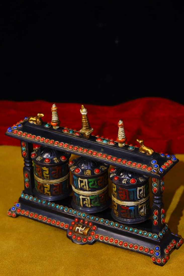 A Rare Bronze Inlaid Dzi Bead and Turquoise Ornament: A Rare Bronze Inlaid Dzi Bead and Turquoise Ornament,Size:5.9inx7.3in,Weight:880g 铜嵌天珠和绿松石摆件