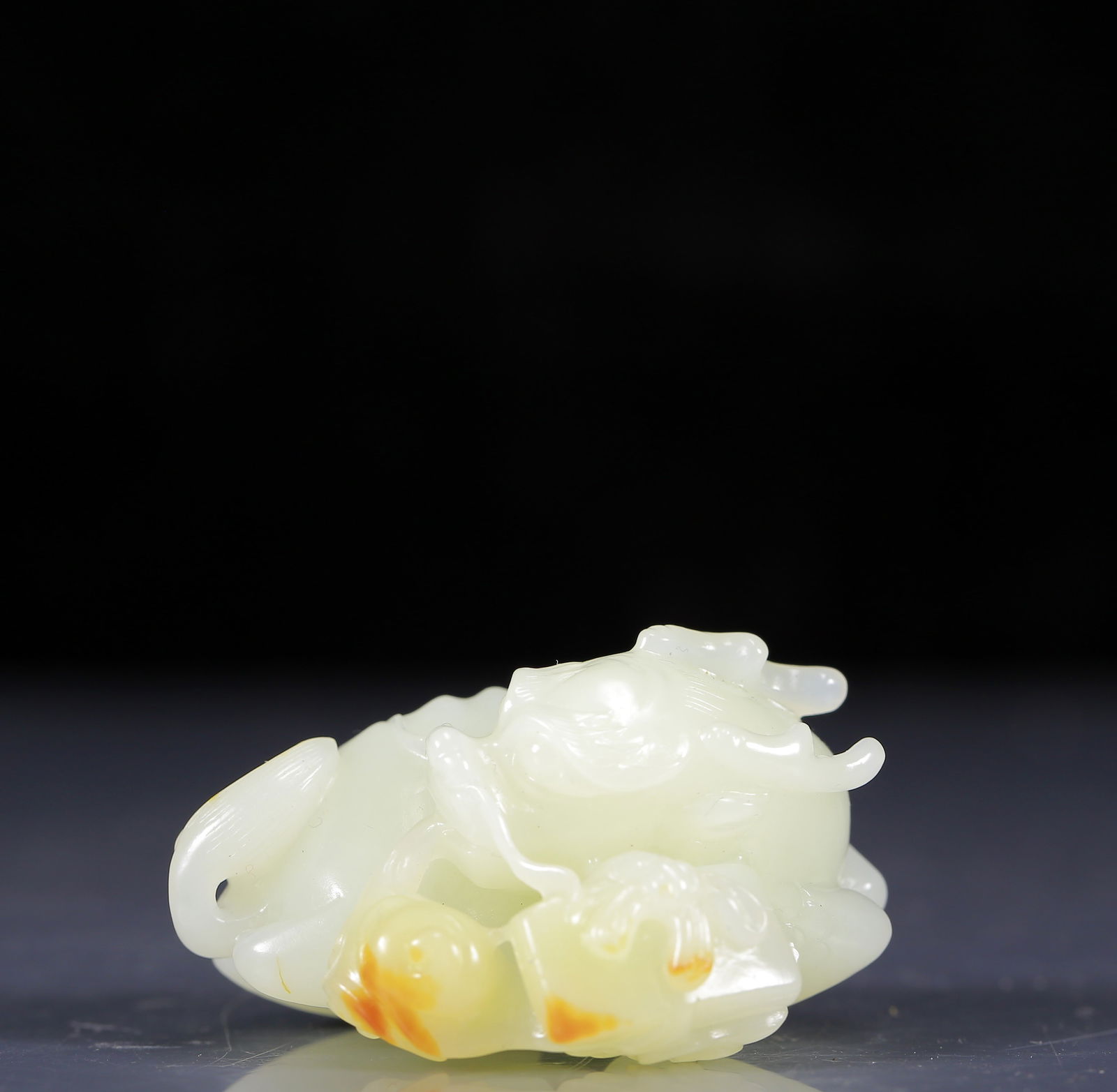 An Exquisite White Jade Auspicious Beast Ornament: An Exquisite White Jade Auspicious Beast Ornament ,Qing Dynasty, China,Size:2.4inx2inx1.2in,Weight:105g 白玉瑞兽摆件，清代