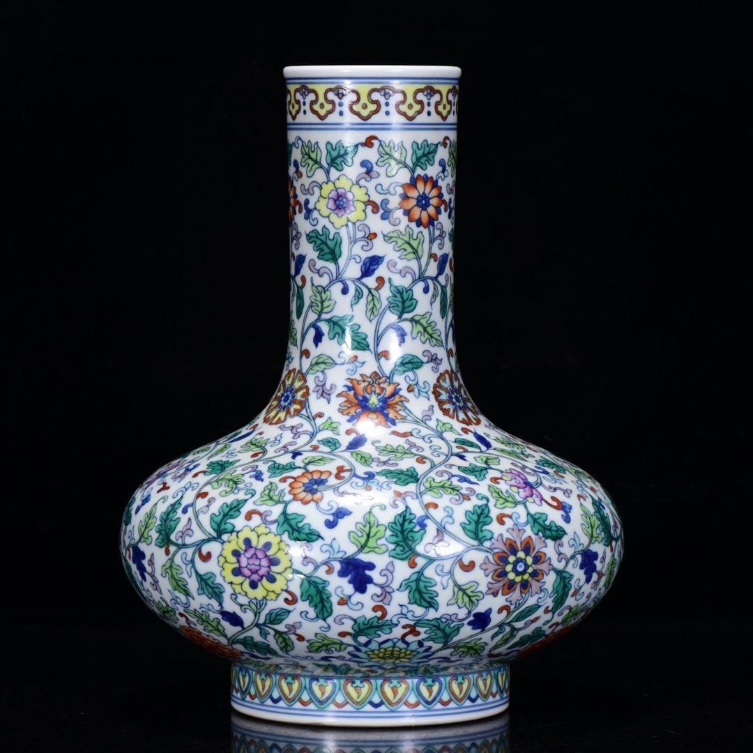 An Exquisite Doucai Lotus Pattern Vase (1 of 9)