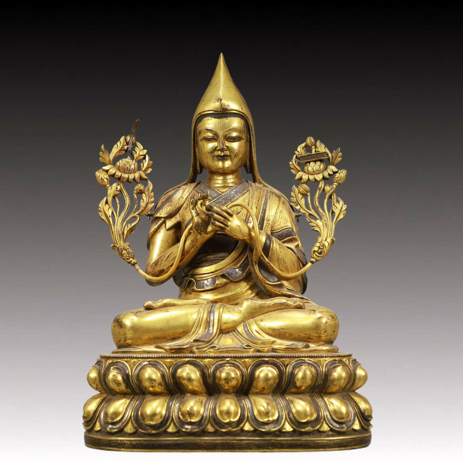 A Solemn Gilt Bronze Statue of Tsongkhapa: A Solemn Gilt Bronze Statue of Tsongkhapa,Ming Dynasty, China,Size:8.9inx6.9inx13in,Weight:5985g 铜鎏金宗喀巴像,中国明代