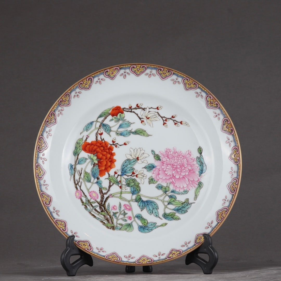 An Exquisite Famille-Rose Peony Pattern Plate: An Exquisite Famille-Rose Peony Pattern Plate,Qing Dynasty,China,Jiaqing Six-character Mark,Size:1.5inx5.7in 粉彩牡丹纹盘,中国清代,嘉&
