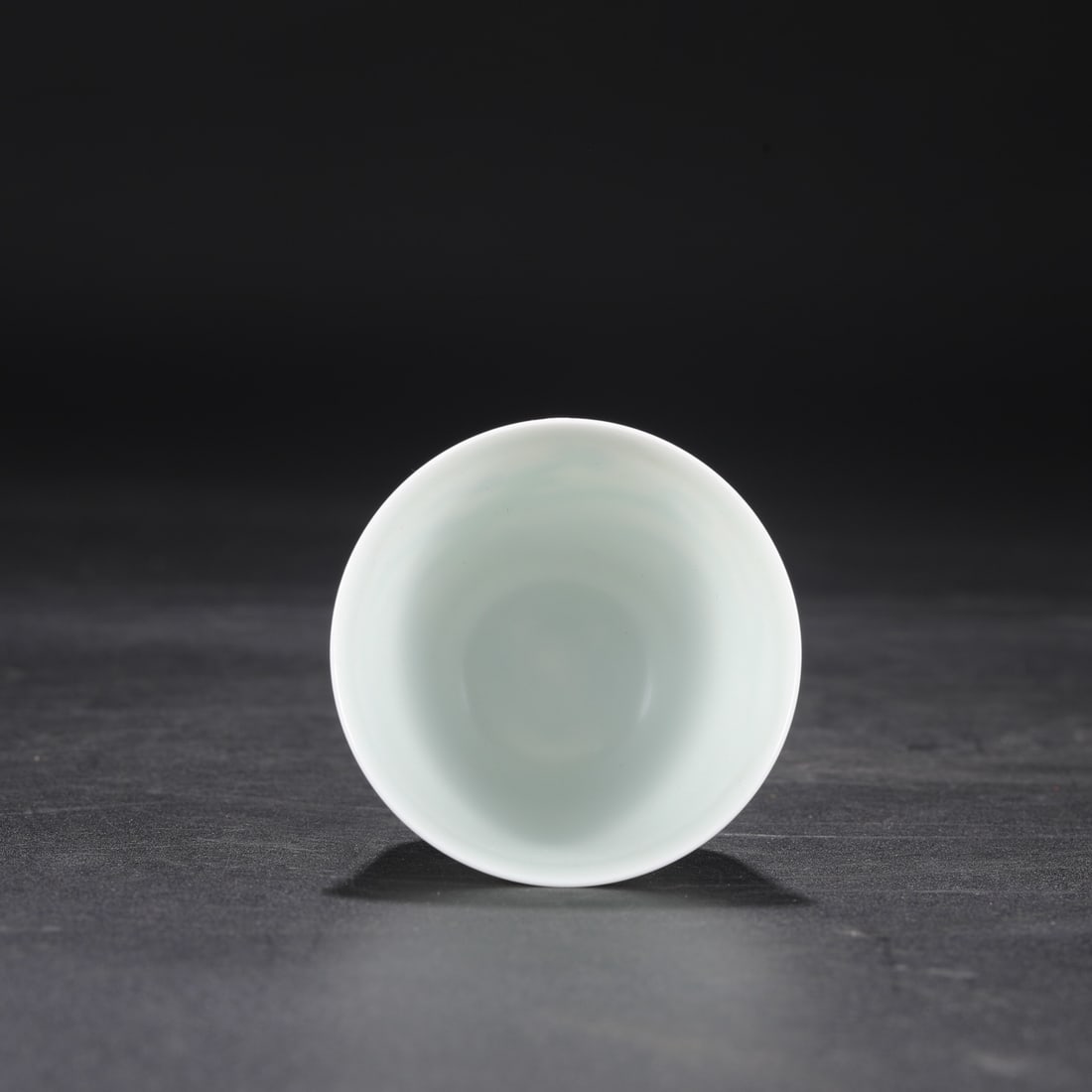 An Exquisite Doucai Auspicious Cloud and Dragon Pattern Cup - 3