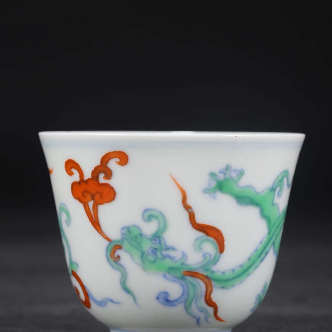 An Exquisite Doucai Auspicious Cloud and Dragon Pattern Cup - 5