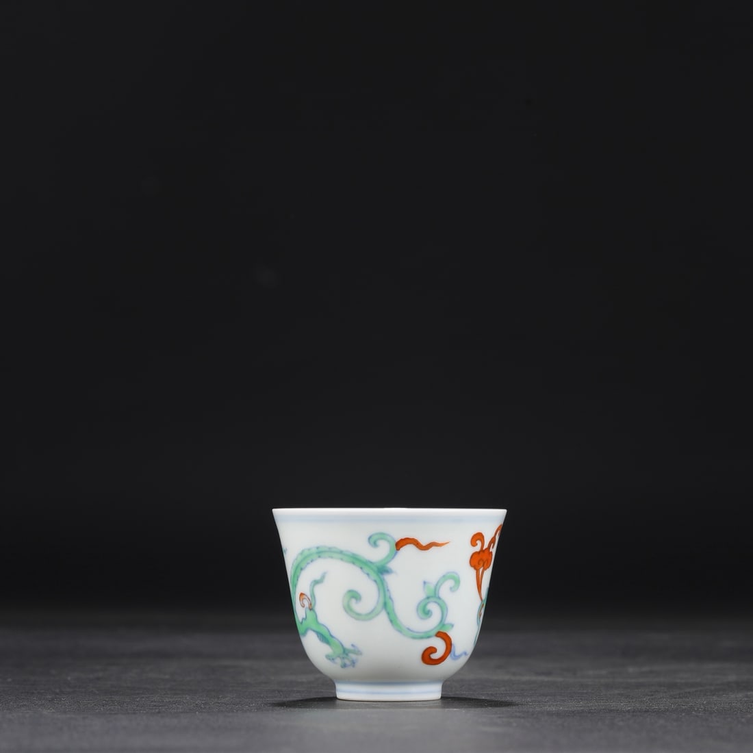 An Exquisite Doucai Auspicious Cloud and Dragon Pattern Cup - 6
