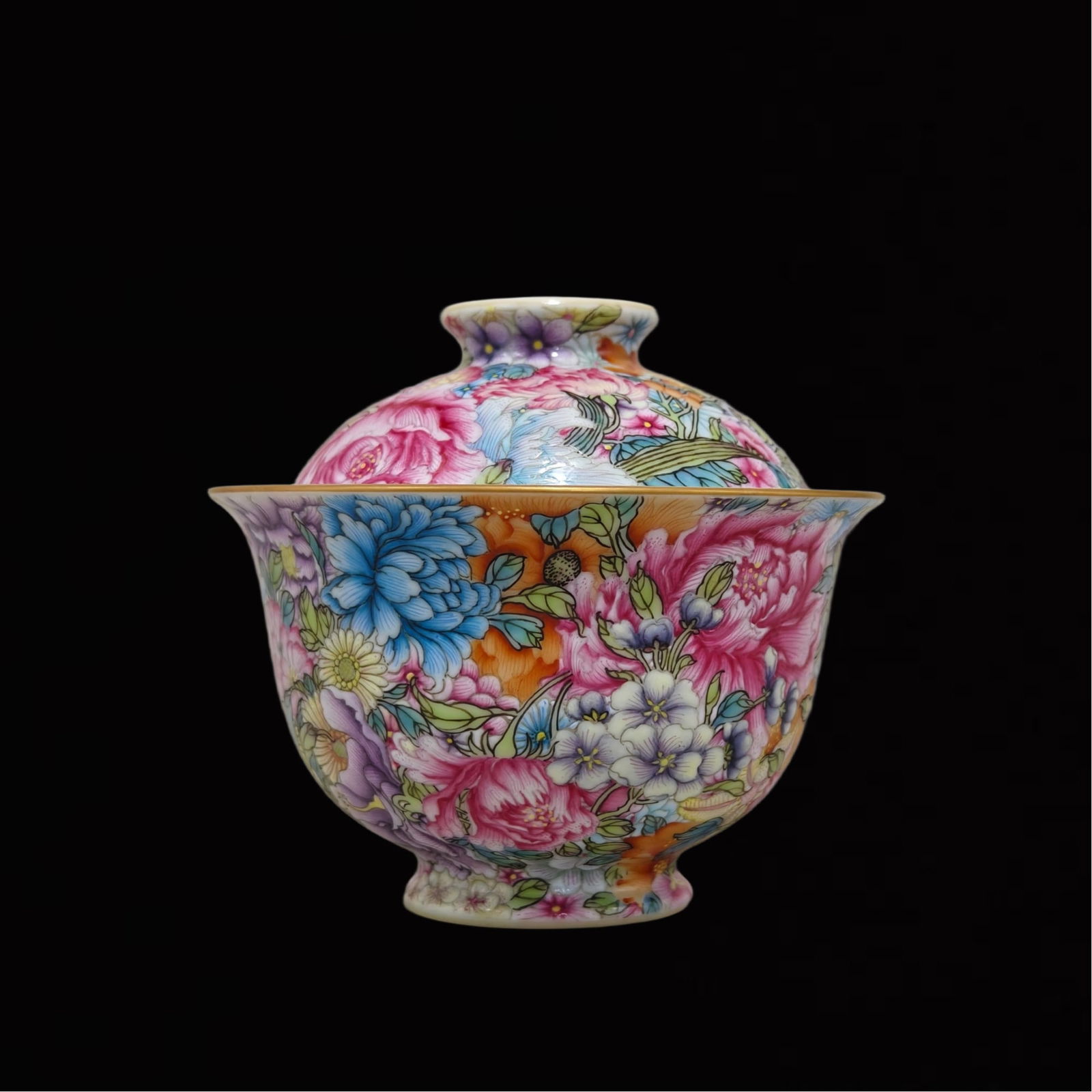An Exquisite Enamel Flower Pattern Bowl with Cover: An Exquisite Enamel Flower Pattern Bowl with Cover,Qing Dynasty,China,Qianlong Four-character Mark,Size:3.5inx3.8in 珐琅彩花卉纹盖碗,中国