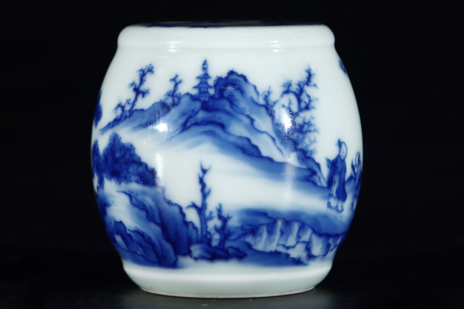 An Exquisite Blue and White Landscape and Figure Pattern Jar with Cover: An Exquisite Blue and White Landscape and Figure Pattern Jar with Cover,Qing Dynasty,China,Yongzheng Six-character Mark,Size:2inx2in 青花山水人物纹盖