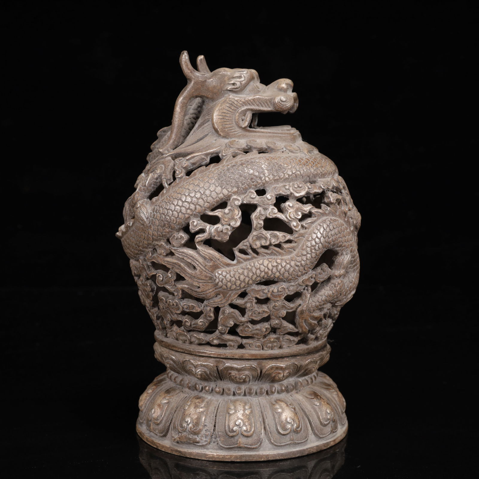 An Exquisite Silver Auspicious Cloud and Dragon Pattern Censer (1 of 14)