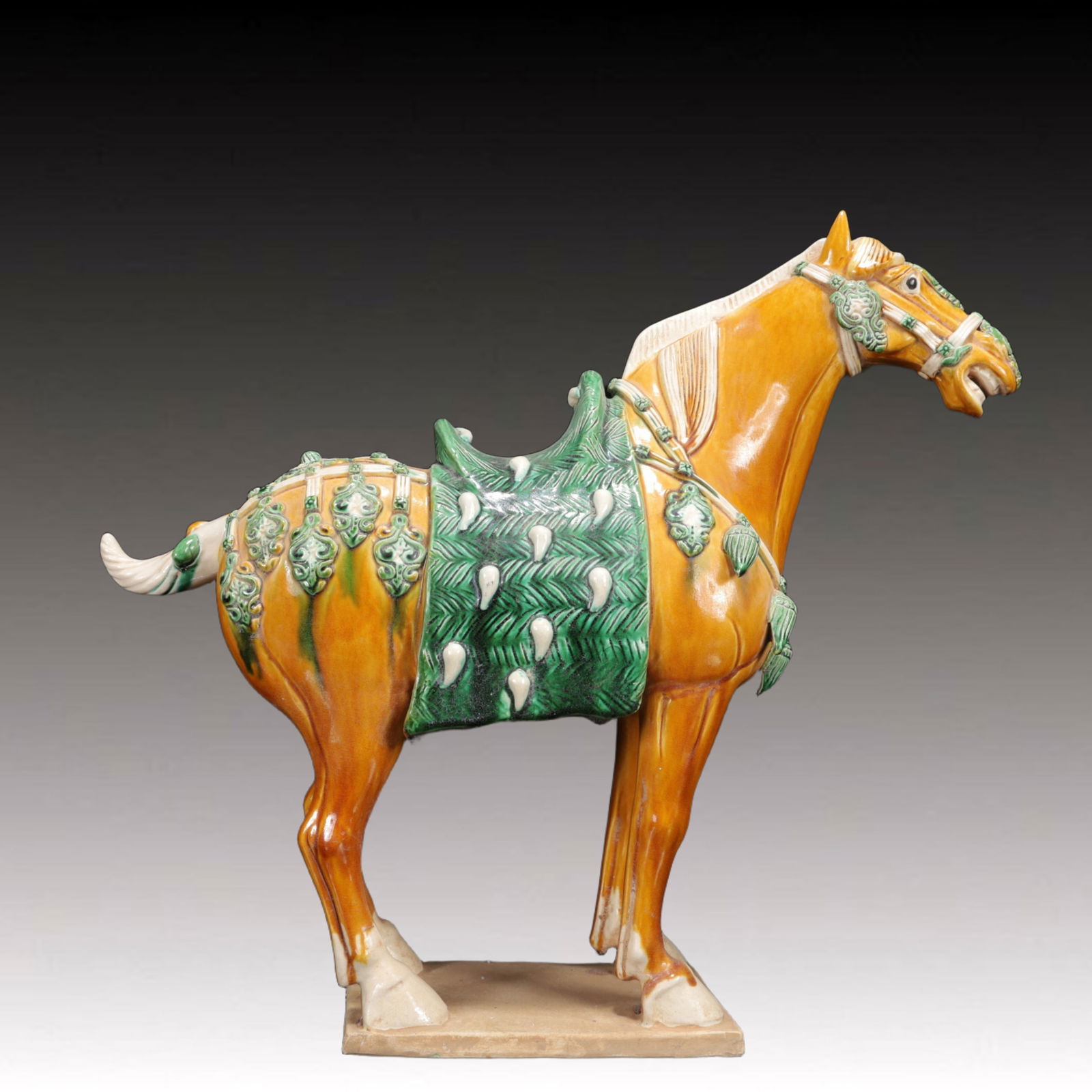 An Rare Tang Tri-Color Glazed Pottery Horse Ornament (1 of 11)