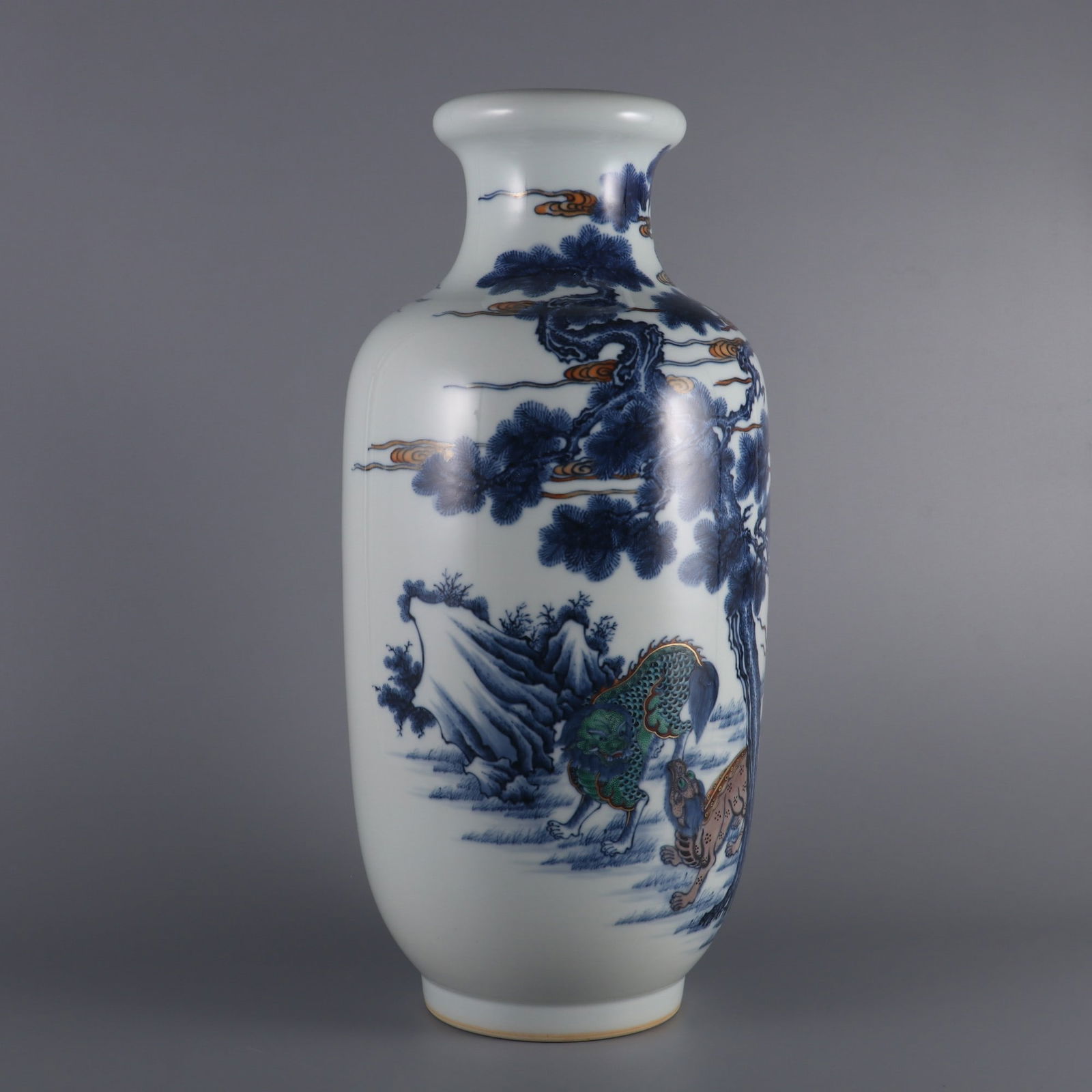 An Exquisite Doucai Kylin Pattern Vase - 4