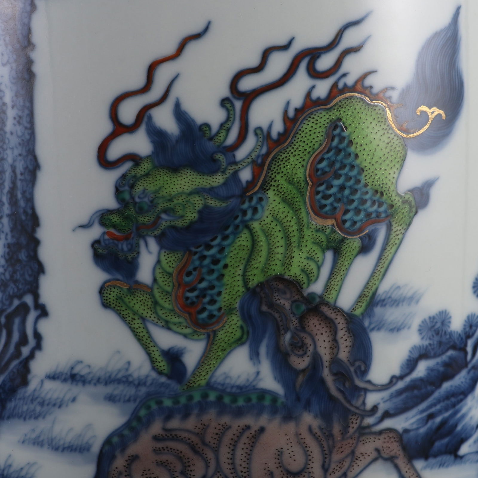 An Exquisite Doucai Kylin Pattern Vase - 7