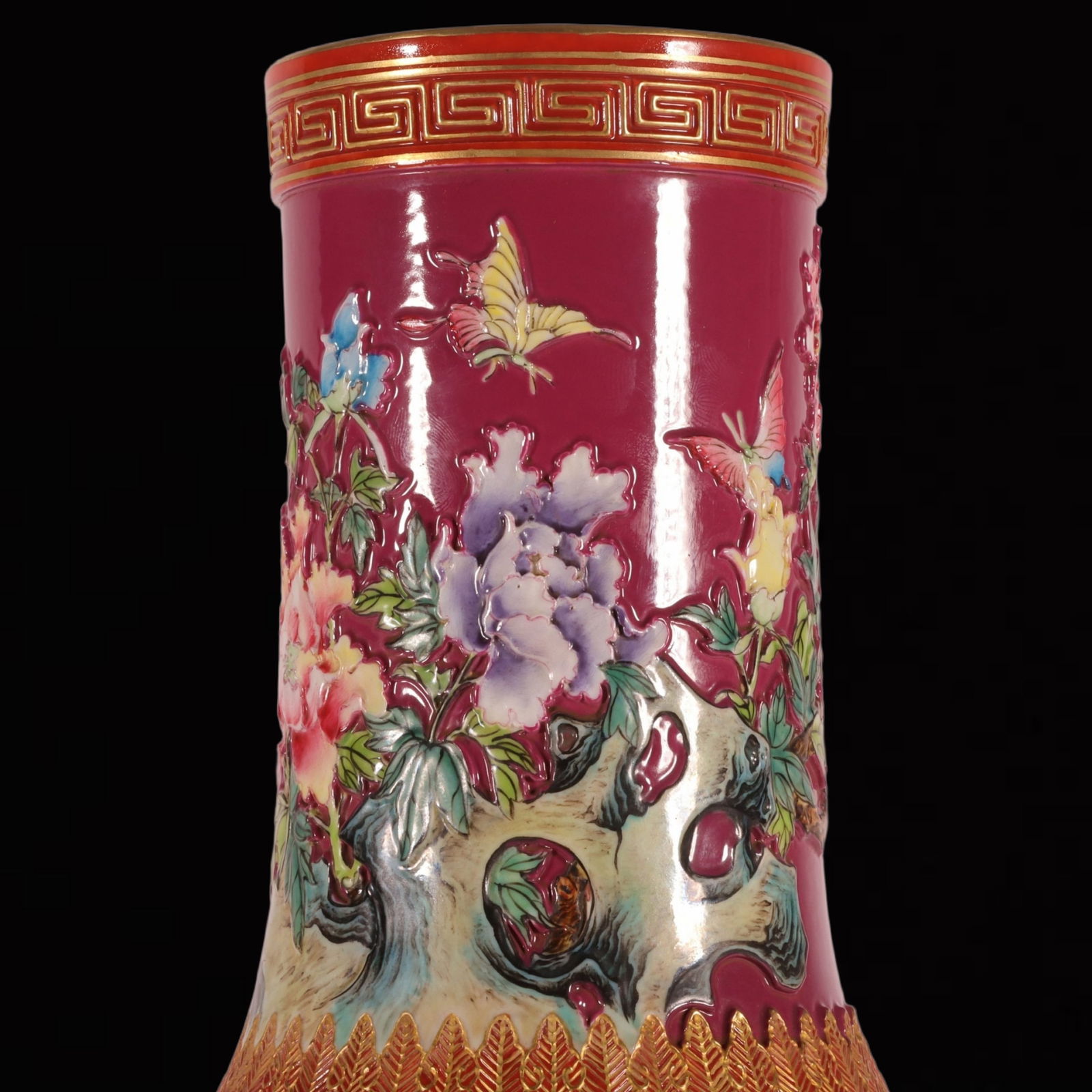 A Rare Enamel Ruby Red-Glazed Flower and Bird Pattern Vase - 2