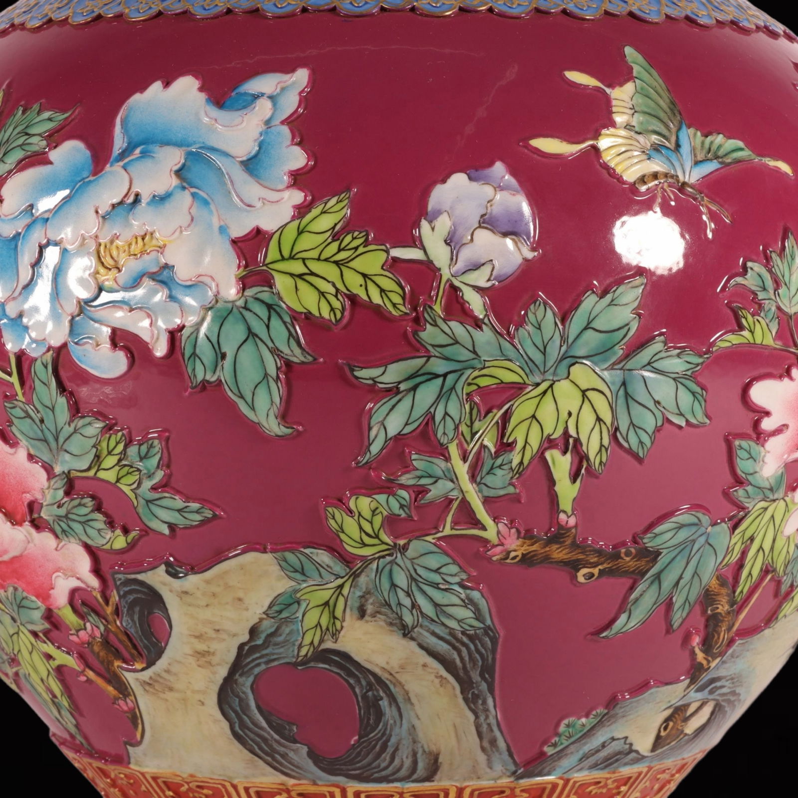 A Rare Enamel Ruby Red-Glazed Flower and Bird Pattern Vase - 3