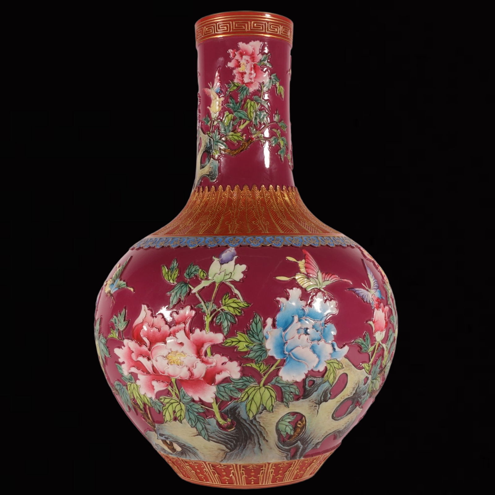 A Rare Enamel Ruby Red-Glazed Flower and Bird Pattern Vase - 4