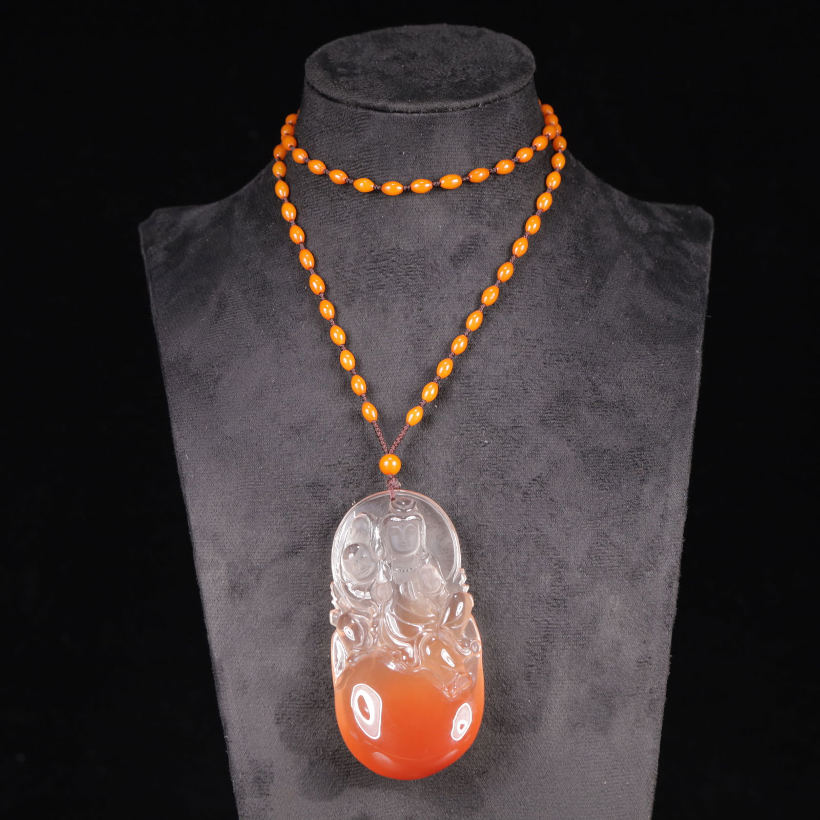 An Exquisite Crystal Character and Story Pattern Pendant: An Exquisite Crystal Character and Story Pattern Pendant,Size:1.6inx0.6inx3.1in,Weight:81g 水晶观音挂件