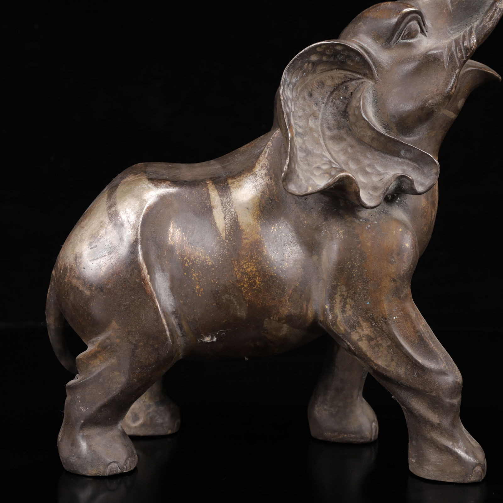An Exquisite Silver Elephant Ornament - 3